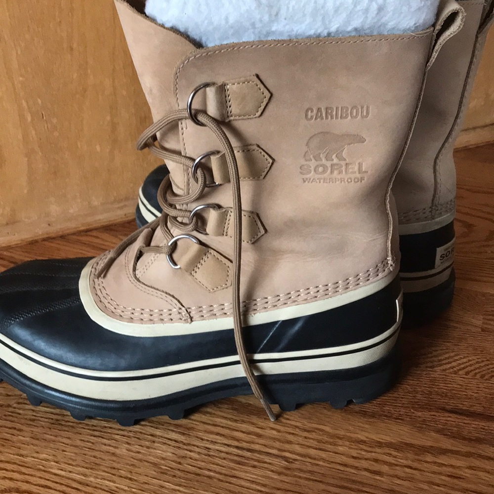 EUC Sorel Caribou Boots